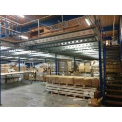 Gebruikte entresol verdiepingsvloer platform etage 3m hoog