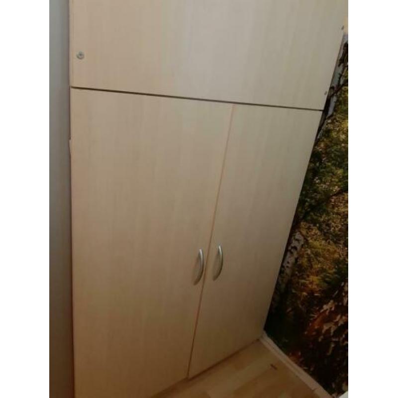 Unit hoogslaper met ingebouwde kledingkast,