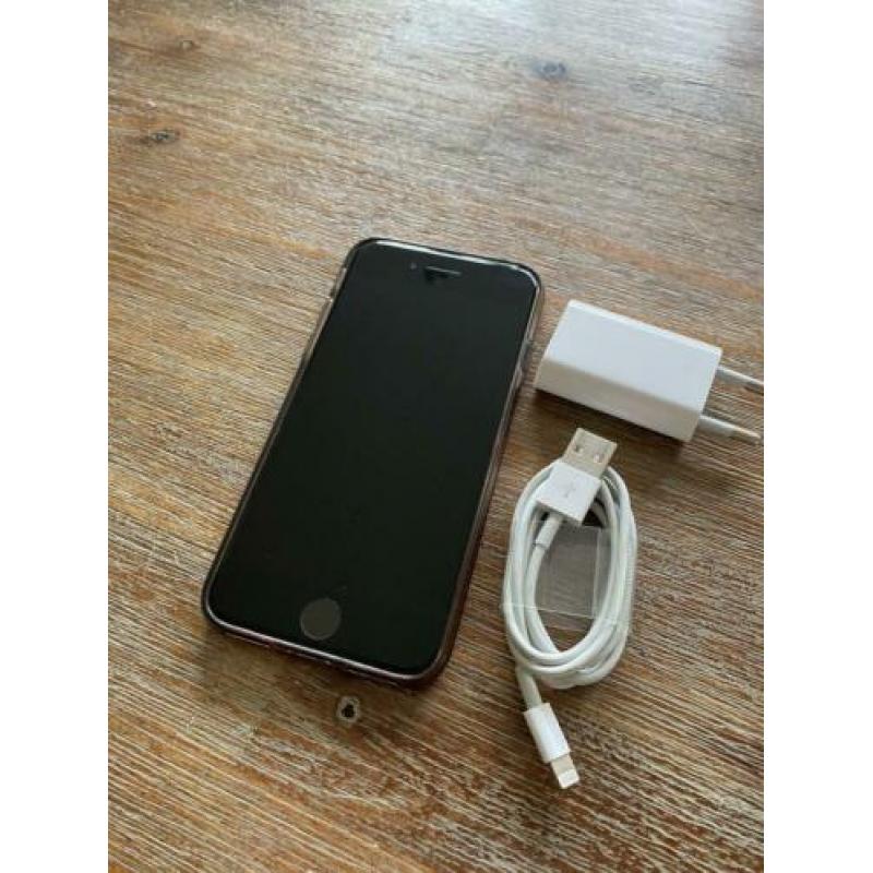 Zeer mooie iPhone 7 32GB pas 1 jaar en 2mnd oud.
