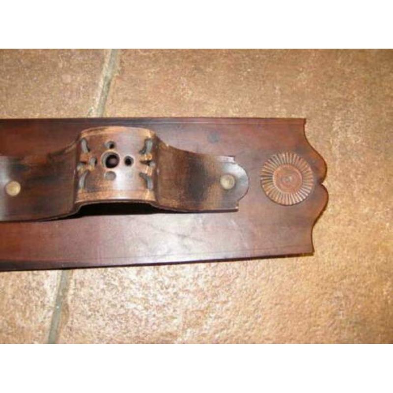 Bijzondere leren hanger (A16 03)
