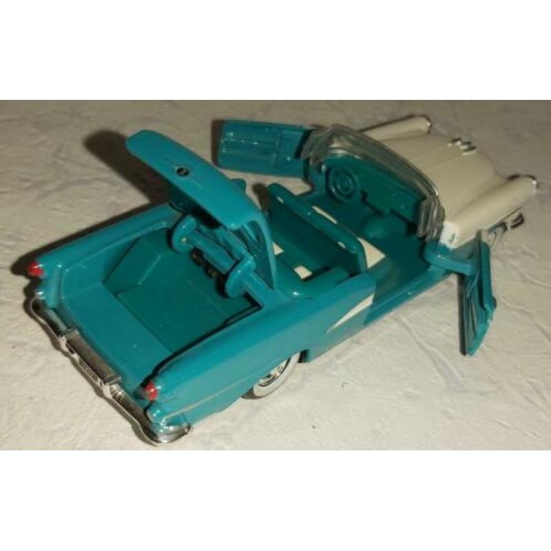 Modelauto 1:43 Oldsmobile 1955 Starfire