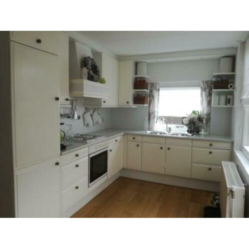 keuken met inbouwapparatuur
