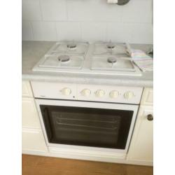 keuken met inbouwapparatuur