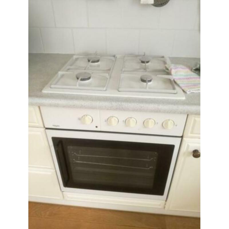 keuken met inbouwapparatuur