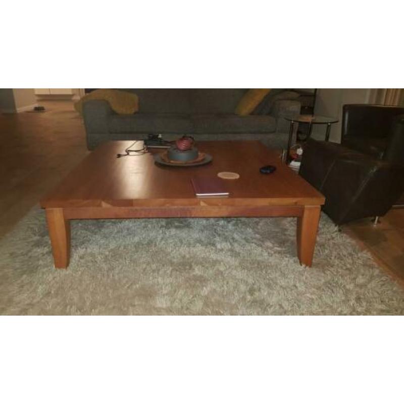 Hele mooie INDEX salon tafel. 110x110 cm, 34 cm hoog.