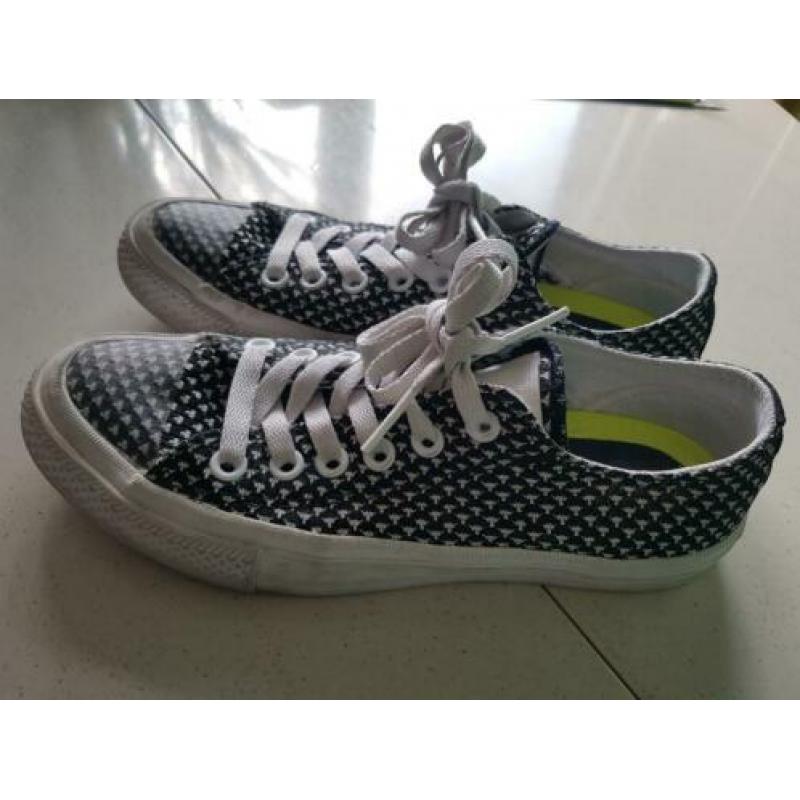 Chuck Taylor / Converse All Stars 37