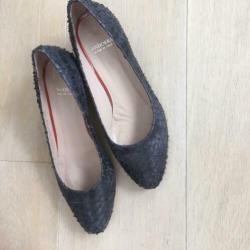 Voltan leren pumps. Mt 39.