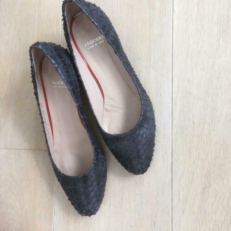 Voltan leren pumps. Mt 39.