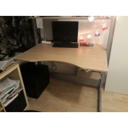 Houten bureau