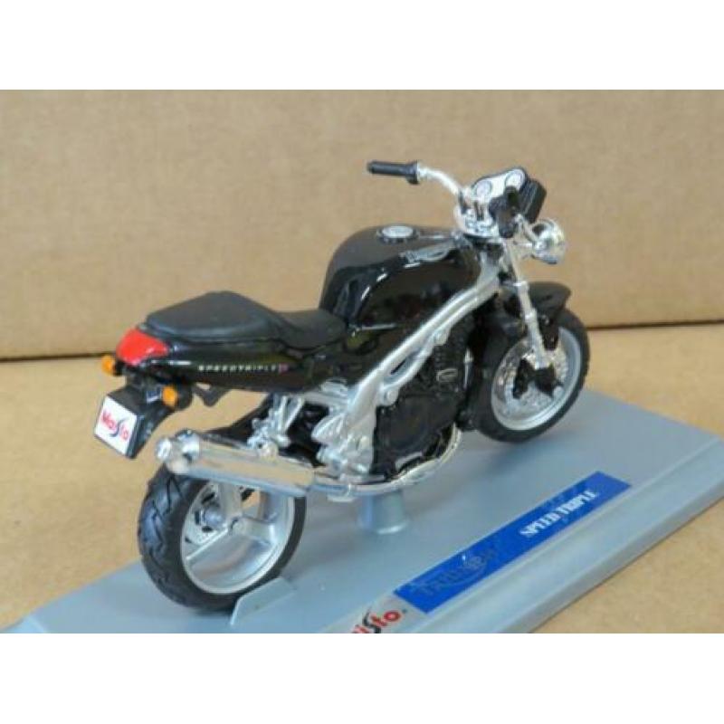 Triumph Speed Triple zwart 1:18