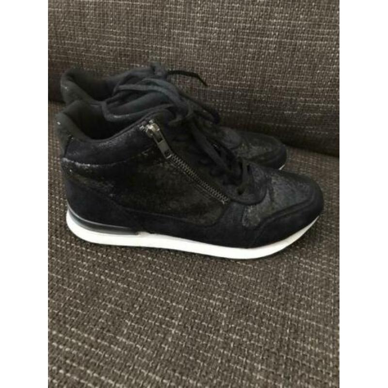 Sneakers (Rushour)