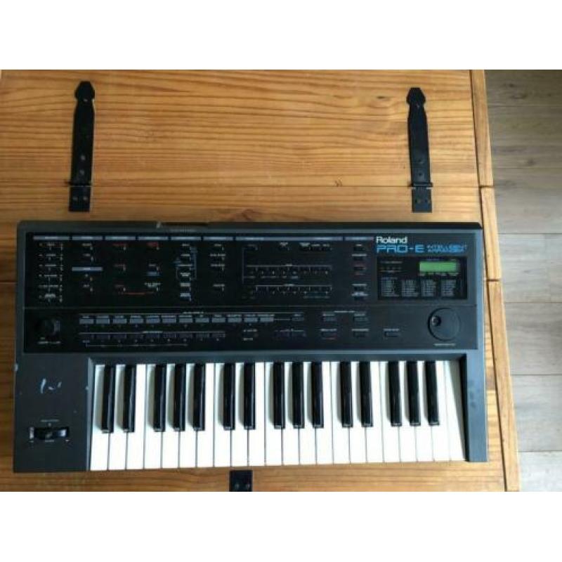 Vintage top keyboard Roland Pro-E