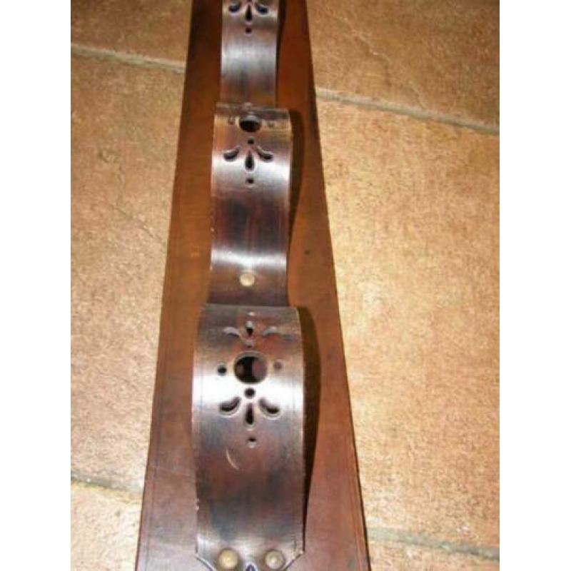 Bijzondere leren hanger (A16 03)