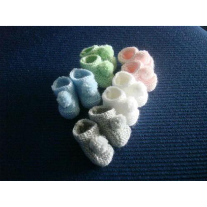 Poppenkleertjes - POPPENSLOFJES/PANTOFFELTJES