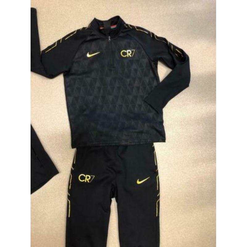 3 delig Nike Ronaldo trainingspak maat L (147-158)