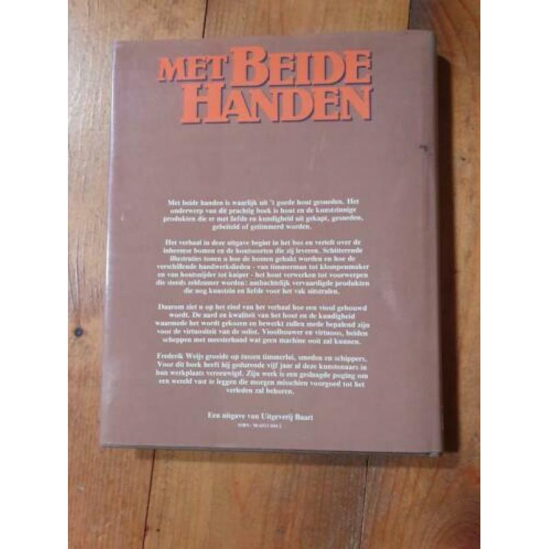 Met beide handen