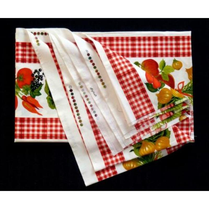RETRO! Mooi lap vintage 70's stof met ruit, groente en fruit