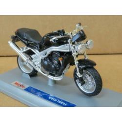 Triumph Speed Triple zwart 1:18