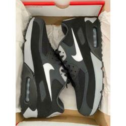 Nieuwe Nike Air Max 90 Essential maat EU45 US11