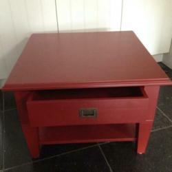 Te koop bijzettafel met doorschuiflade L+B=69cm,H=47cm
