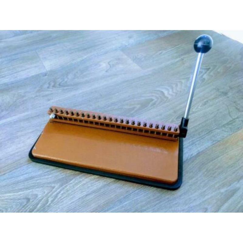 Multo 23 rings perforator. "Oud"