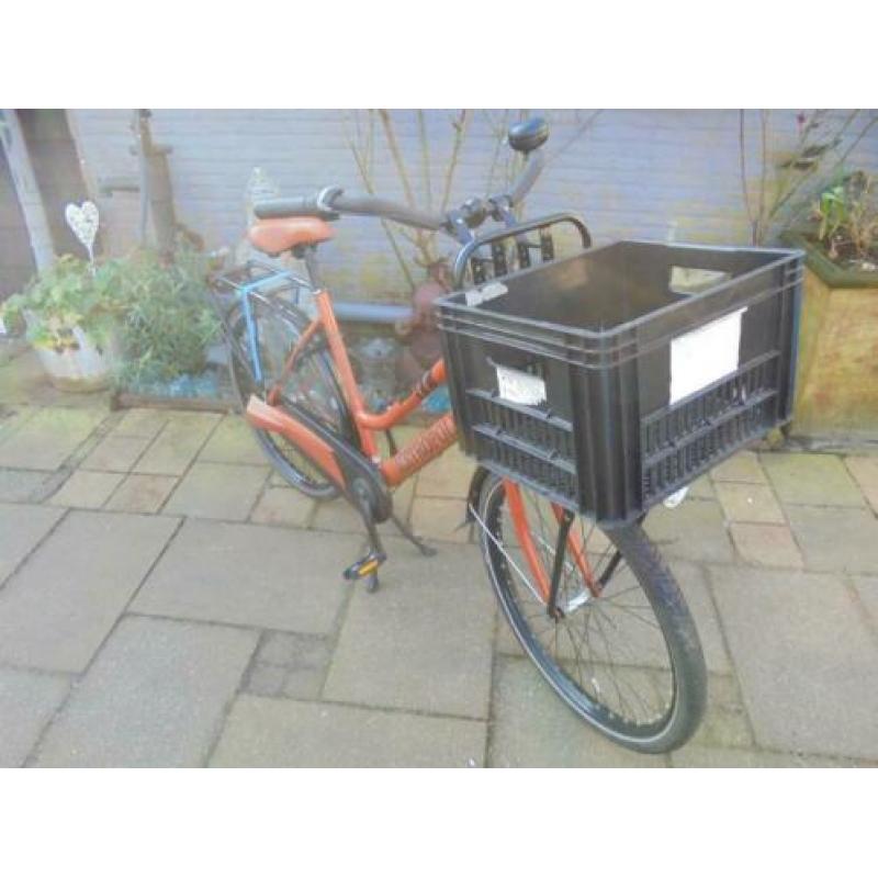 Een BSP damesfiets 28 inch en 3 versnellingen