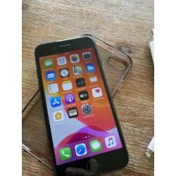 Zeer mooie iPhone 7 32GB pas 1 jaar en 2mnd oud.