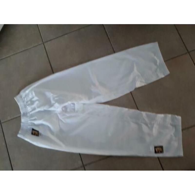 Taekwondopak maat 160 zgan