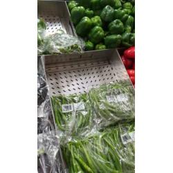 Gekoeld Groentestelling, Banket vitrine en noten tafel