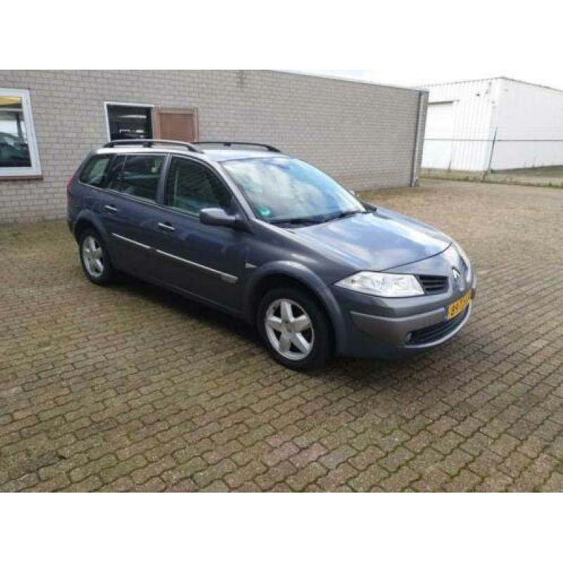 Renault MEGANE MÉGANE GRAND TOUR 1.6 16V PRIVILÈGE