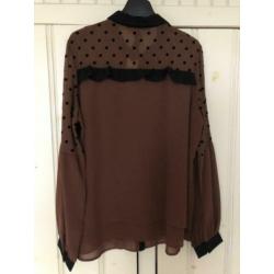 DENNY ROSE blouse bruin met bolletjes mt 34, 36 en 42