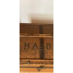 Oude bruine hutkoffer koffer