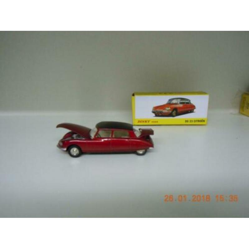 Prachtige Citroen DS 23. Model van het merk atlas dinky toys