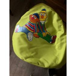 2 Ernie en Bert zitzakken NIEUW