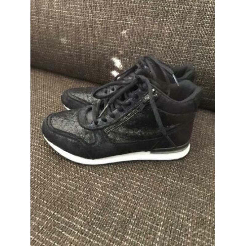 Sneakers (Rushour)