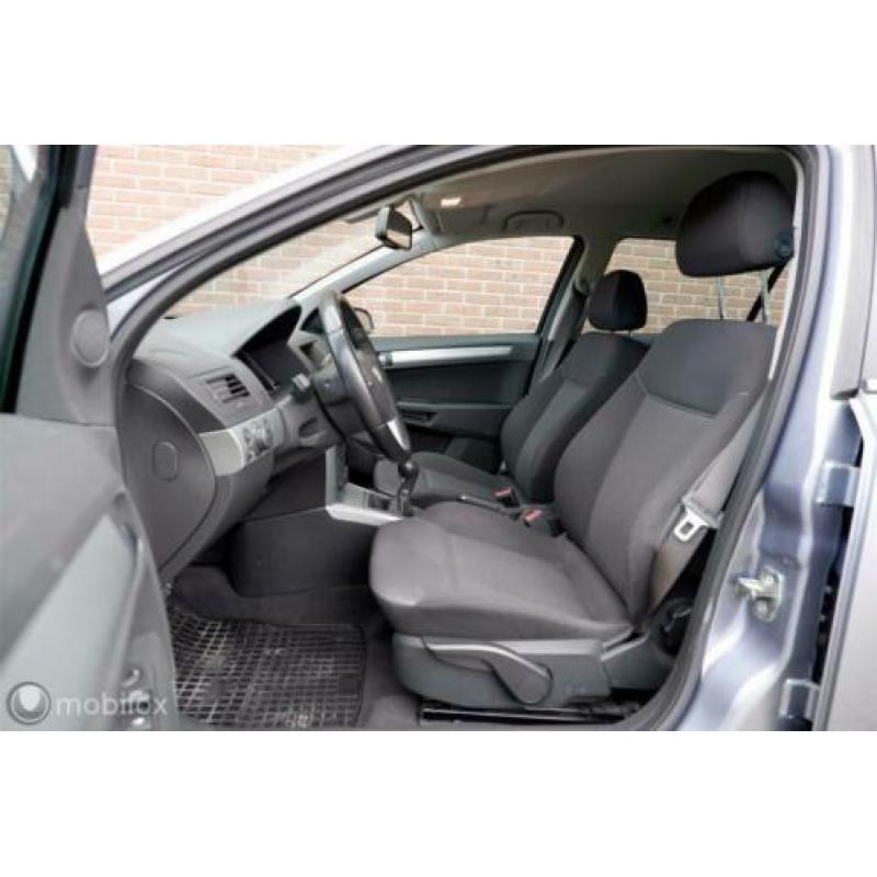 Opel Astra Wagon 1.6 116PK Edition Airco/cruisecontrol/trekh