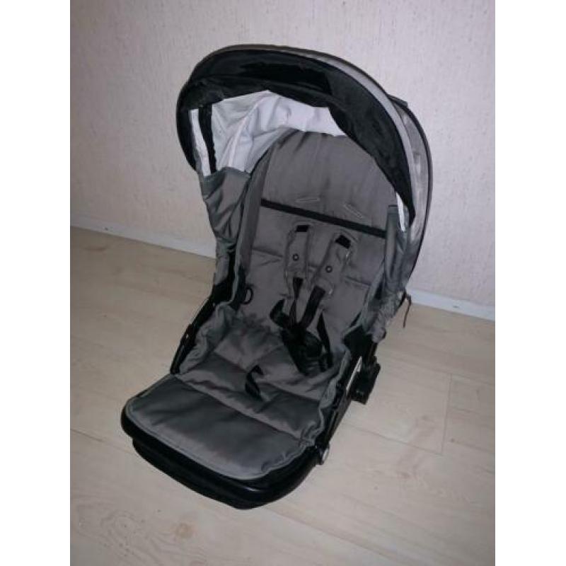 Mutsy nomad grey