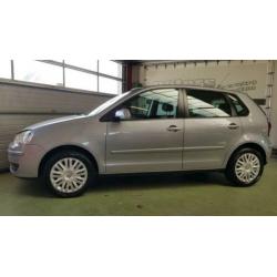 Volkswagen Polo 1.4-16V Optive 5-Deurs, Airco Automaat