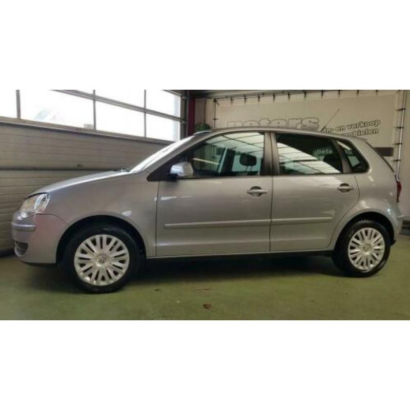 Volkswagen Polo 1.4-16V Optive 5-Deurs, Airco Automaat