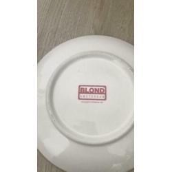 Blond Amsterdam kop en schotels
