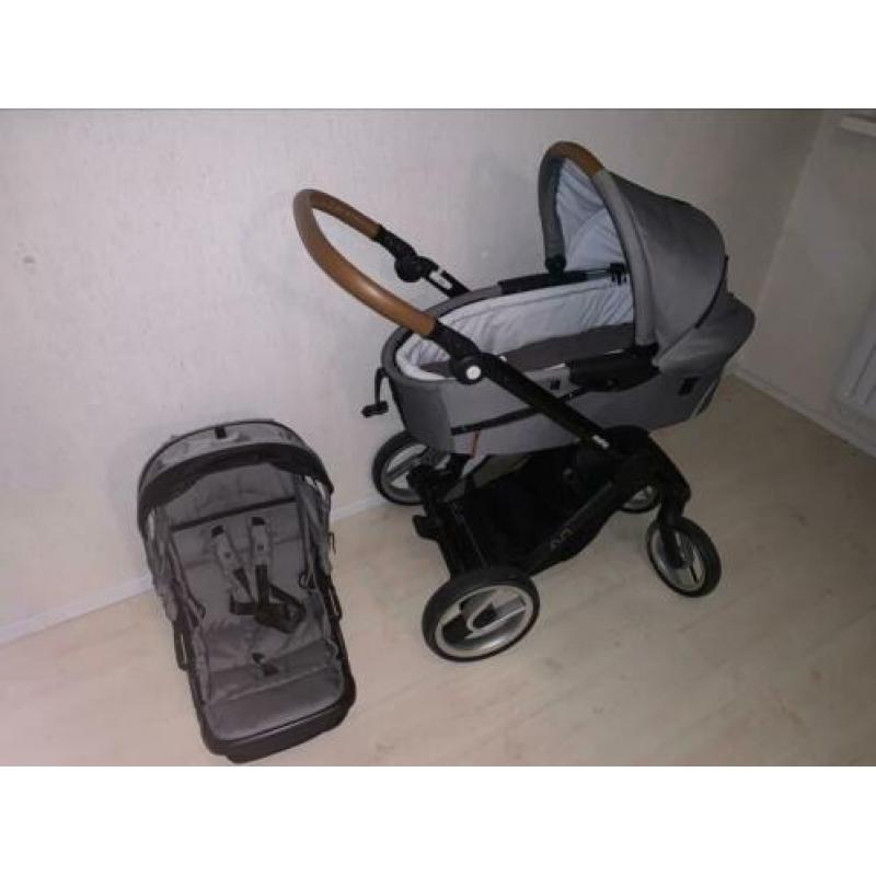 Mutsy nomad grey