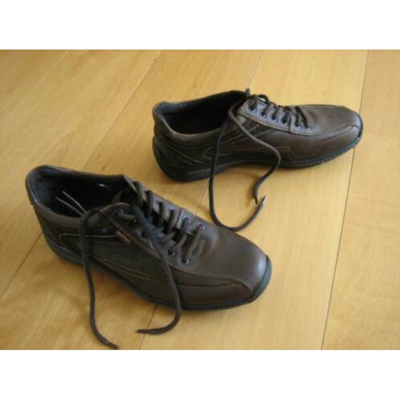 Nieuw! Sportieve bruin leren veterschoen OUTPUT 41 snazzeys
