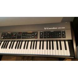 Roland V-Combo VR-700 Incl. Gator GTSA-KEY76 Hard-case.