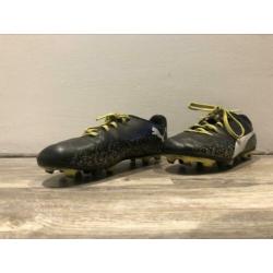 Voetbal schoenen maat 35