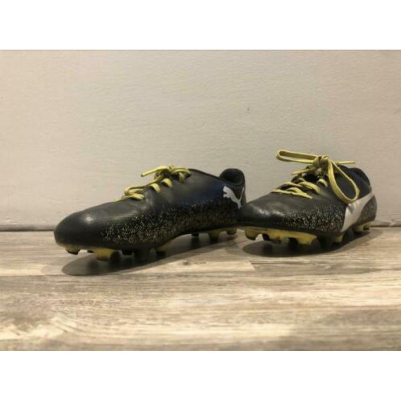 Voetbal schoenen maat 35