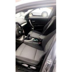 BMW 1-Serie 118 Business line 5 deurs Navi Airco Keyless bj