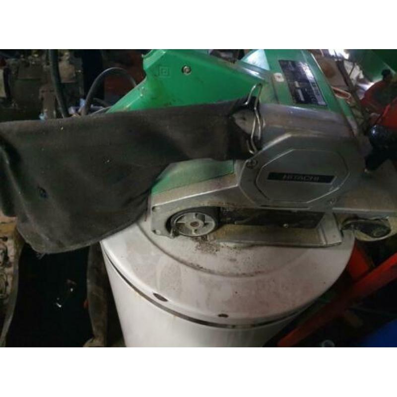 Hitachi bandschuurmachine sb 110