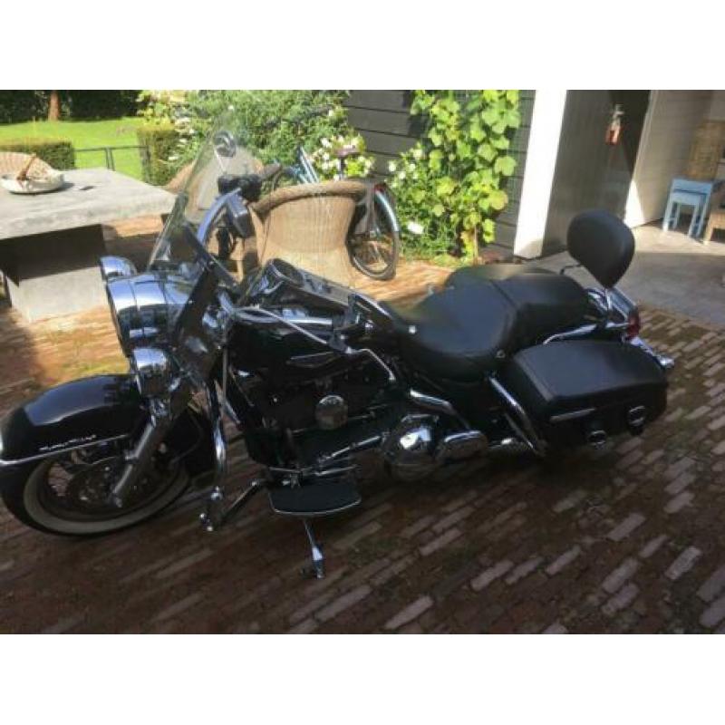 Harley Davidson FLHRCI Road King classic