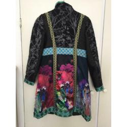 Twee zgan gevoerde DESIGUAL jassen maat 42=38