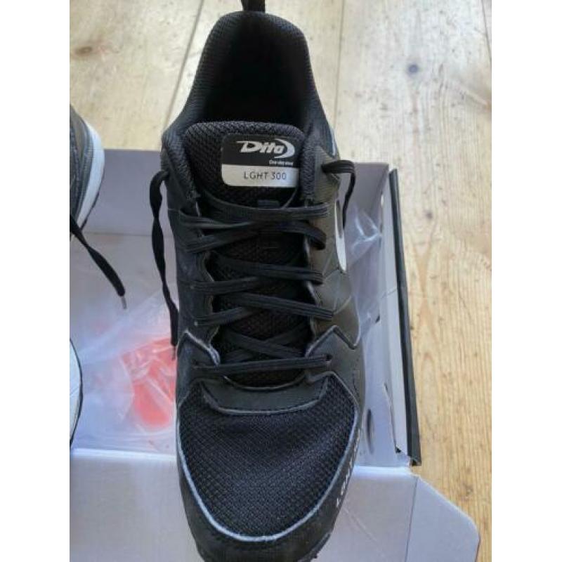 DITA zwarte veldhockeyschoenen light 300, maat EUR 42